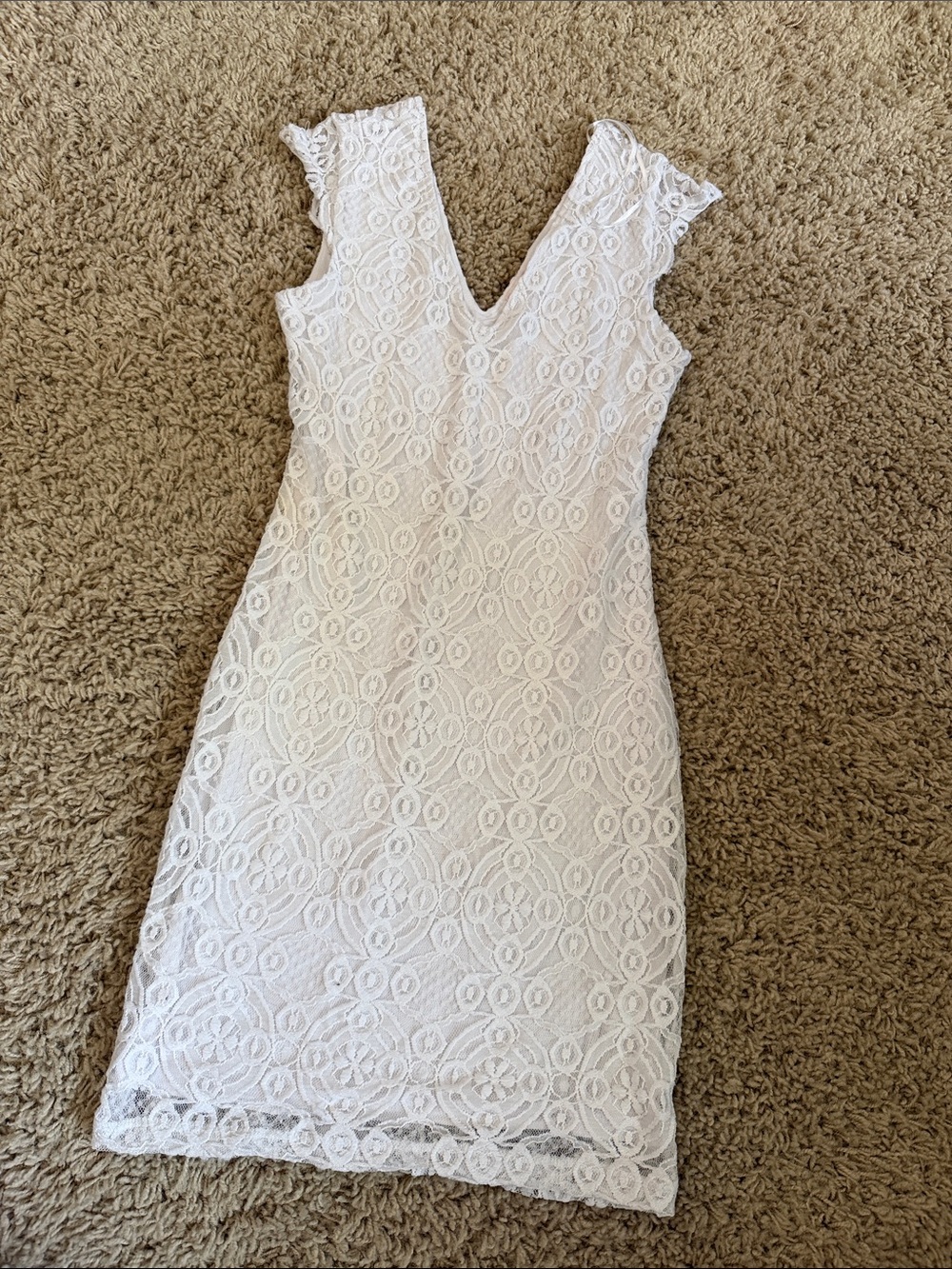 Sleeveless White Lace Mini Dress with V-Neck